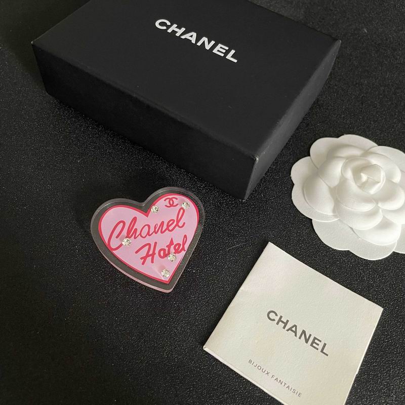 Chanel Brooch 04yxs166